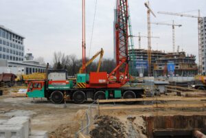 zastosowanie mobilnych żurawi wieżowych